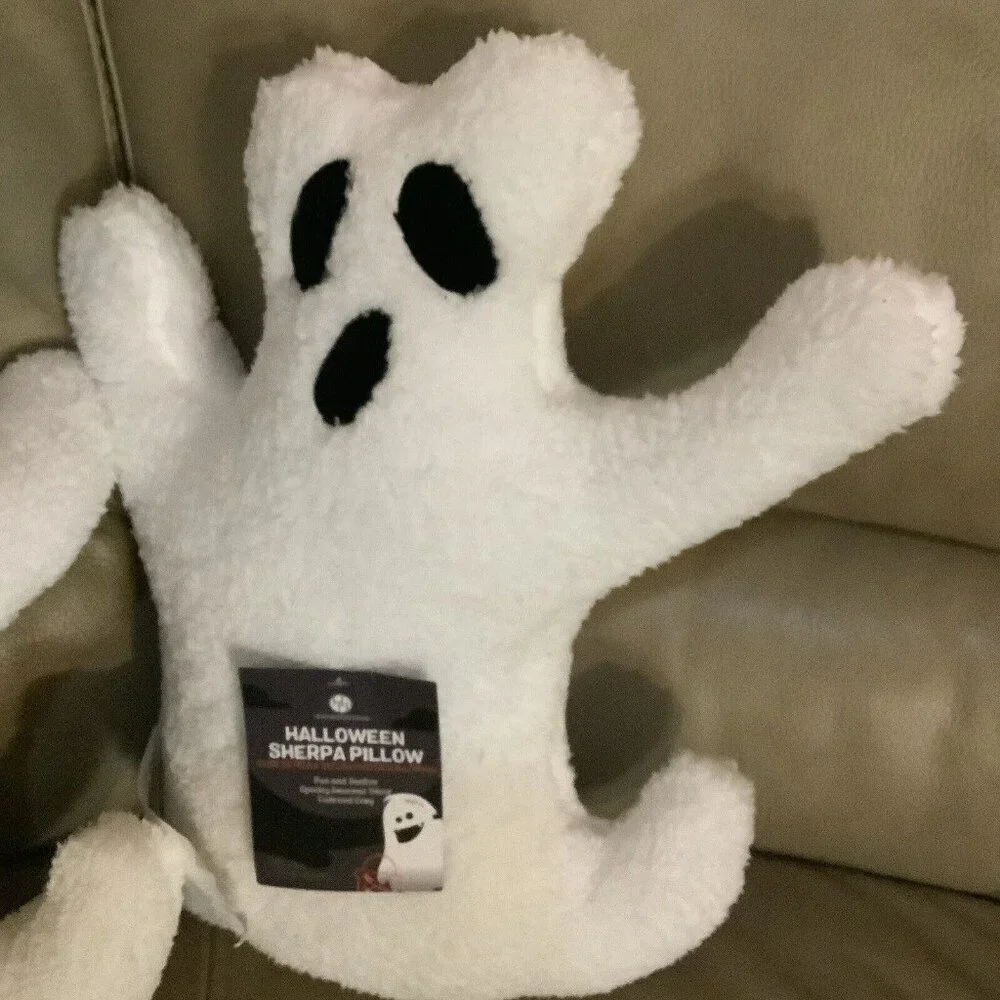 Ghost Shaped Set Of 3 Huntington Halloween Sherpa Cozy Pillows. New With Tags